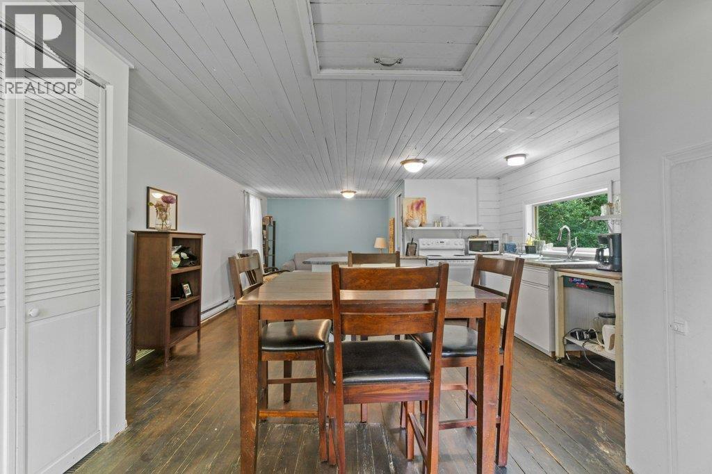 Carriage home - 1210 Trans Canada Highway Highway Ne Lot# 1, Salmon Arm, BC - Indoor Photo Showing Dining Room