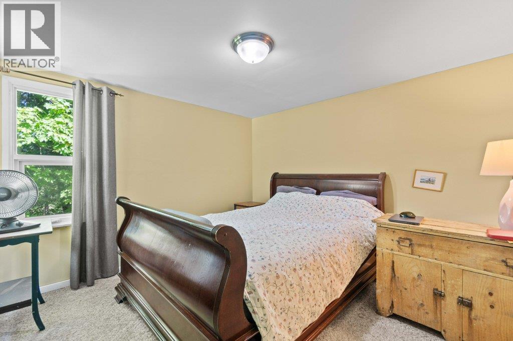 Carriage home - 1210 Trans Canada Highway Highway Ne Lot# 1, Salmon Arm, BC - Indoor Photo Showing Bedroom