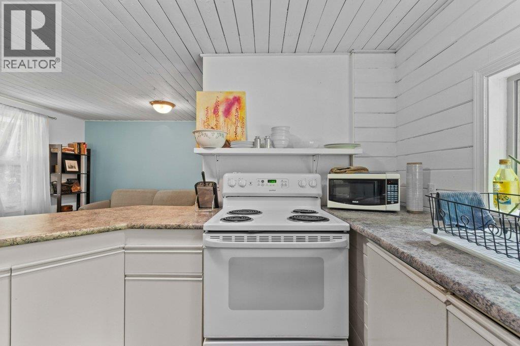 Carriage home - 1210 Trans Canada Highway Highway Ne Lot# 1, Salmon Arm, BC - Indoor Photo Showing Kitchen