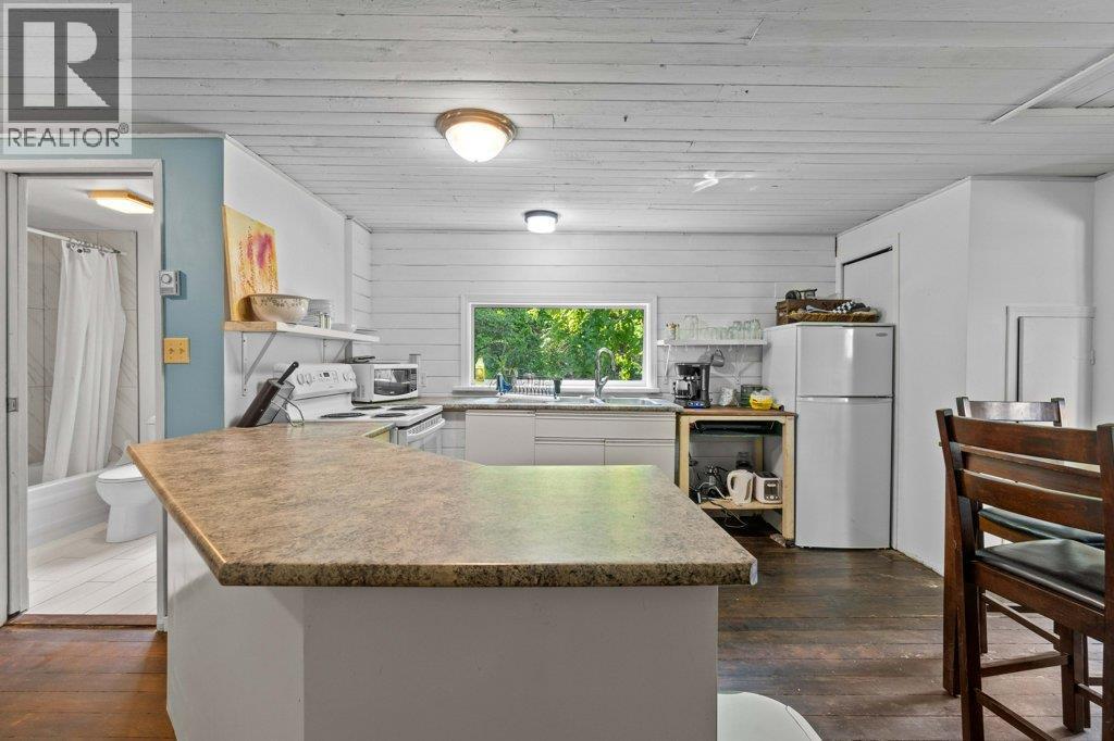 carriage home - 1210 Trans Canada Highway Highway Ne Lot# 1, Salmon Arm, BC - Indoor Photo Showing Kitchen