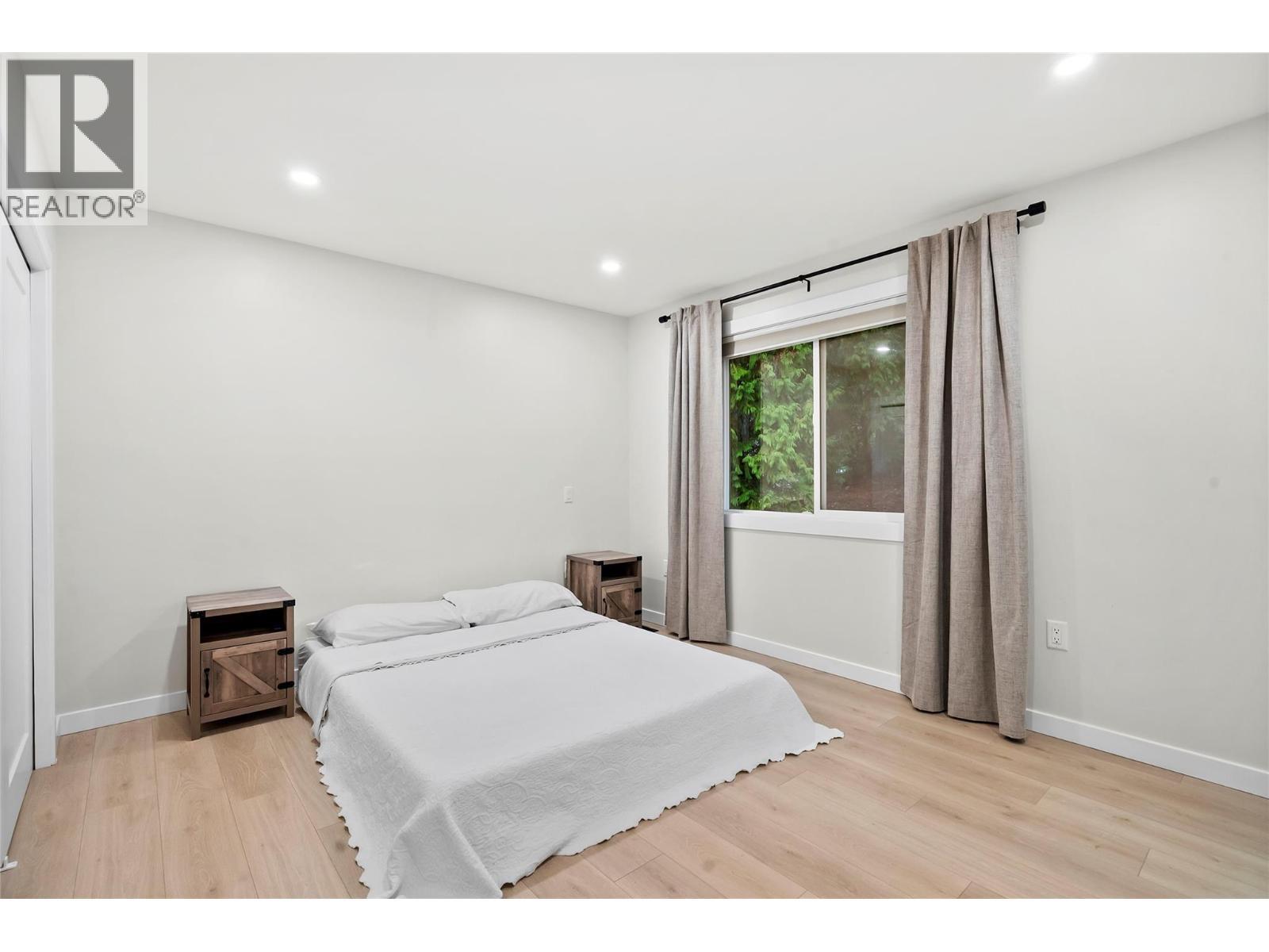 2022 Eagle Bay Road, Blind Bay, BC - Indoor