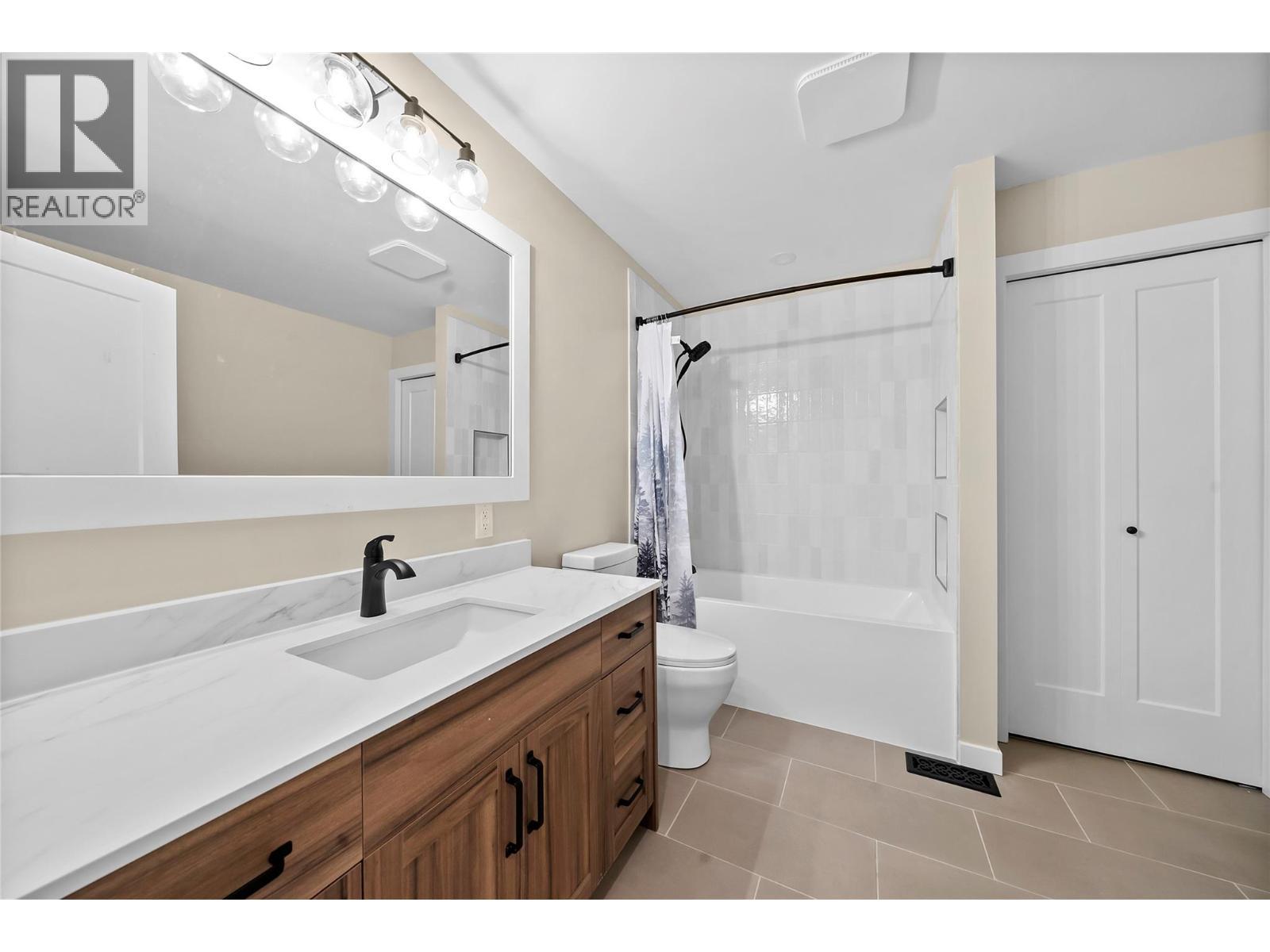 2022 Eagle Bay Road, Blind Bay, BC - Indoor Photo Showing Bathroom