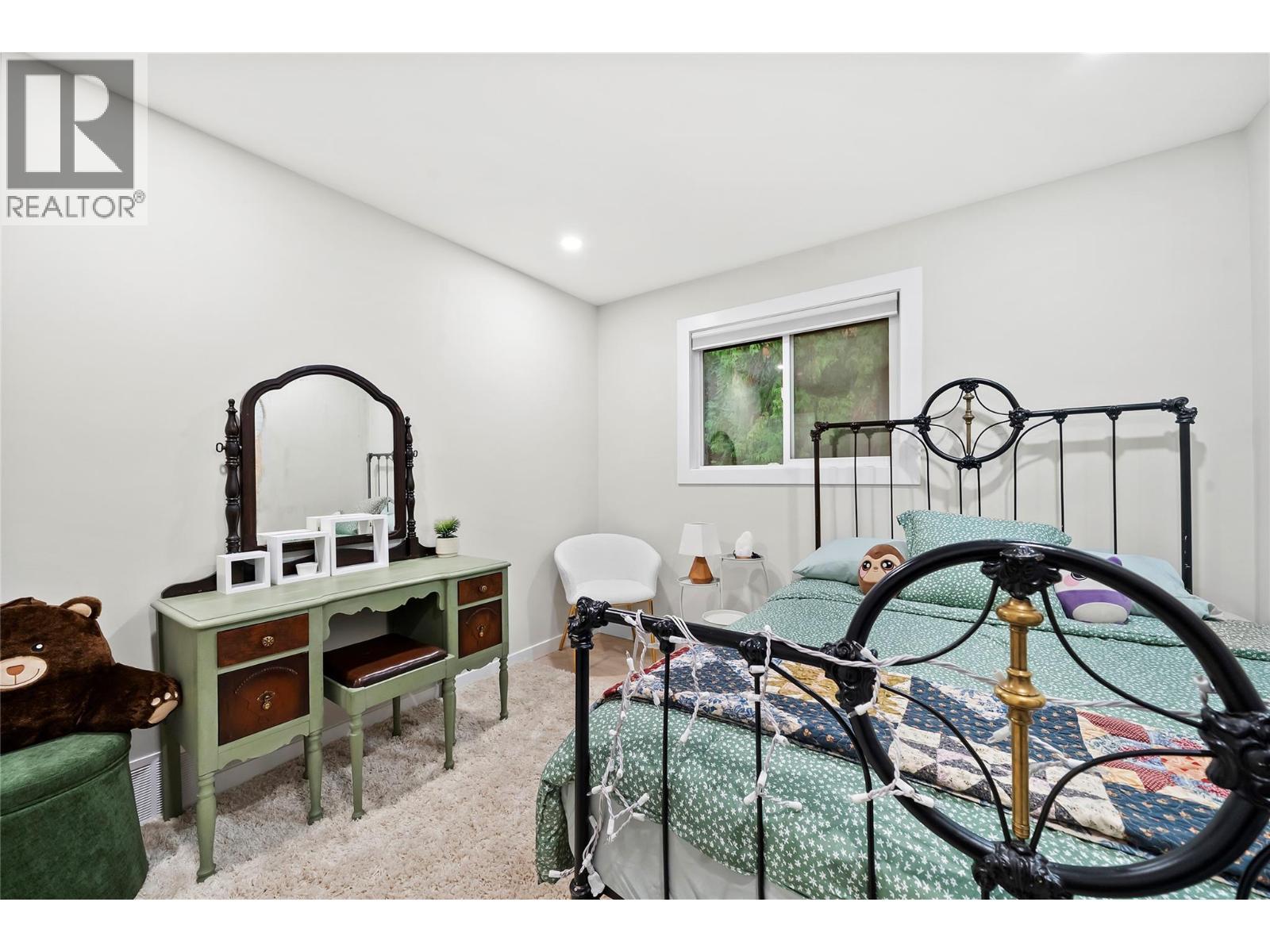 2022 Eagle Bay Road, Blind Bay, BC - Indoor