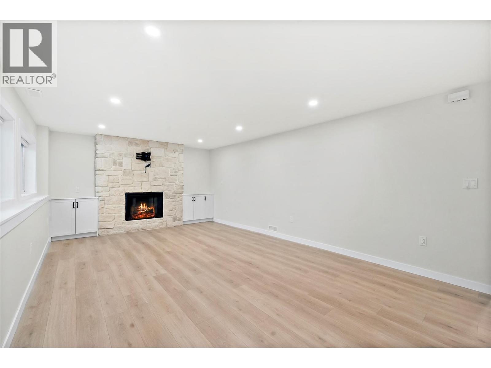 2022 Eagle Bay Road, Blind Bay, BC - Indoor With Fireplace