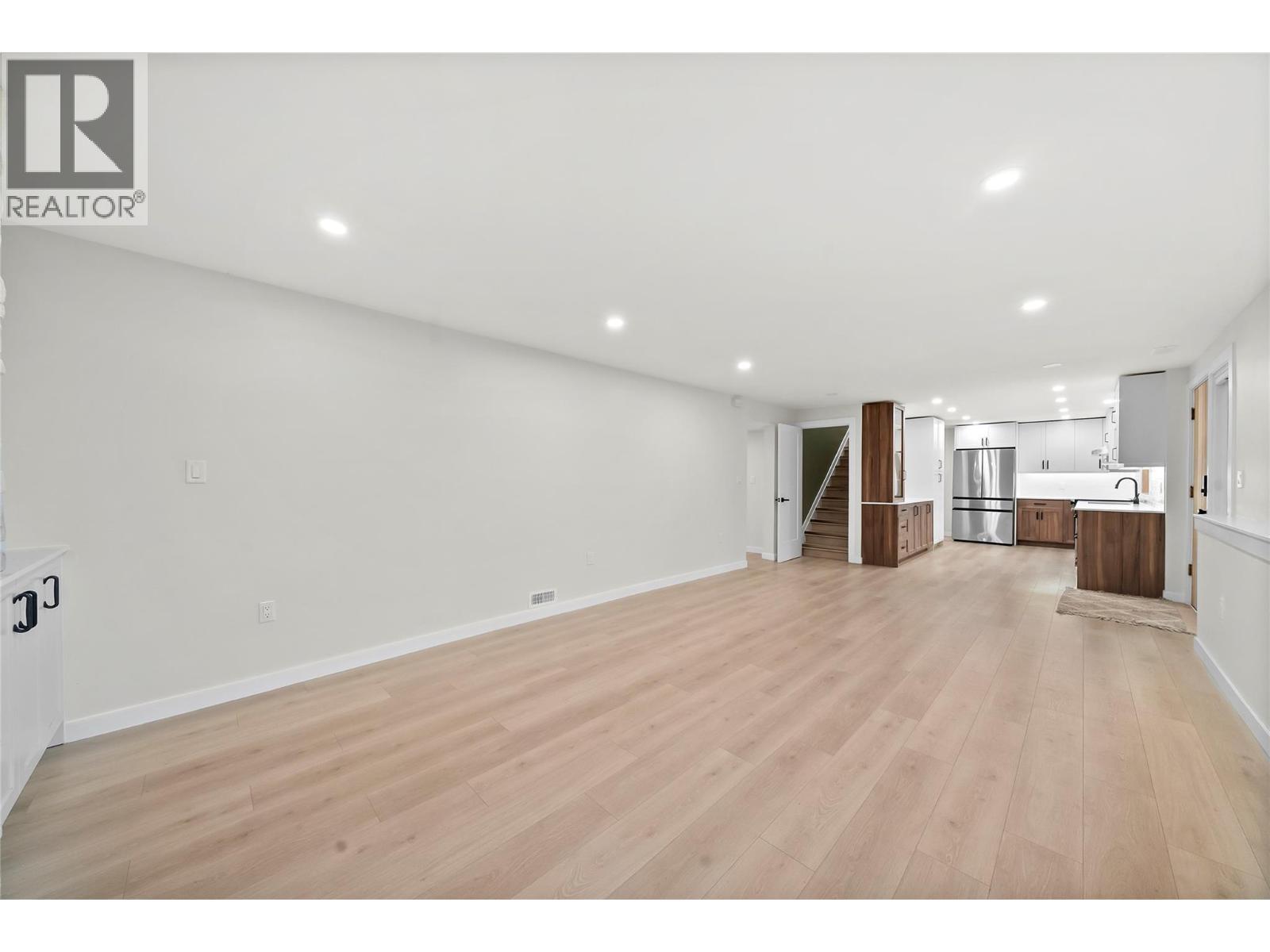 2022 Eagle Bay Road, Blind Bay, BC - Indoor