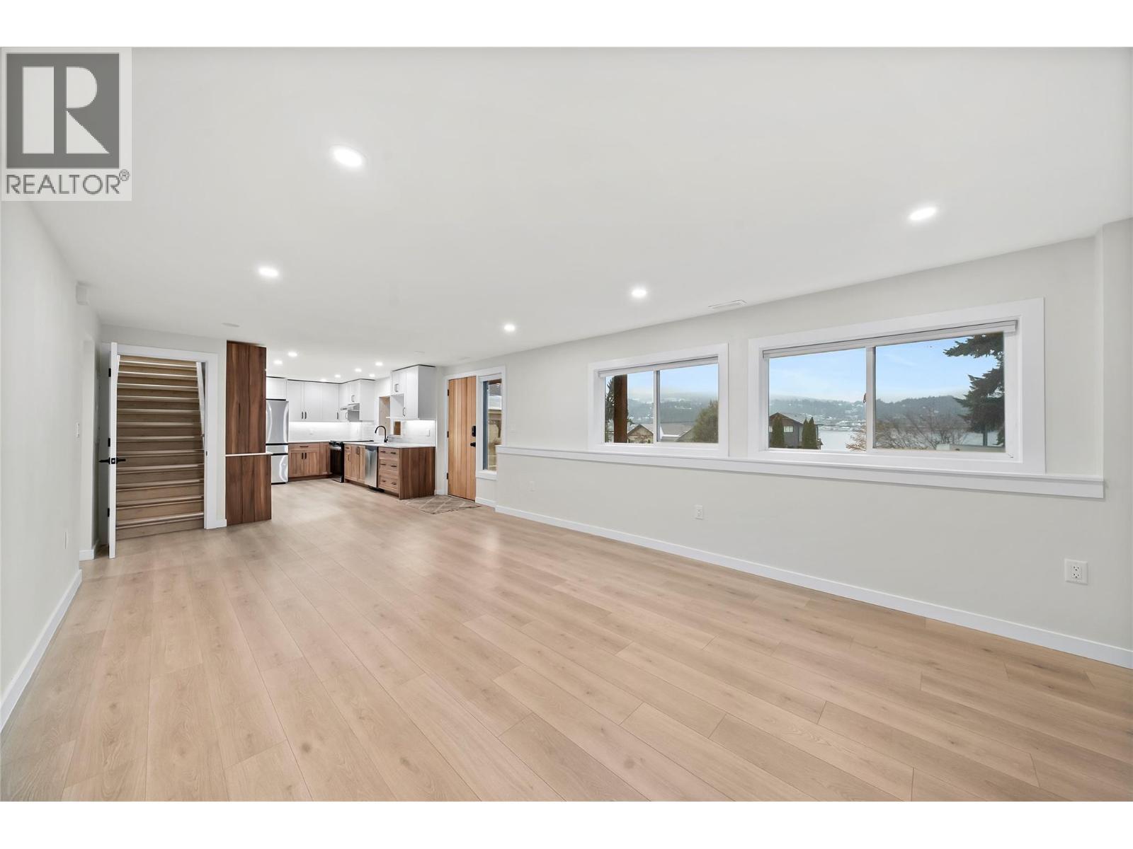 2022 Eagle Bay Road, Blind Bay, BC - Indoor