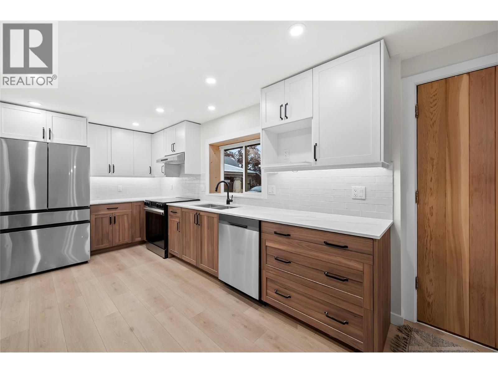 2022 Eagle Bay Road, Blind Bay, BC - Indoor Photo Showing Kitchen