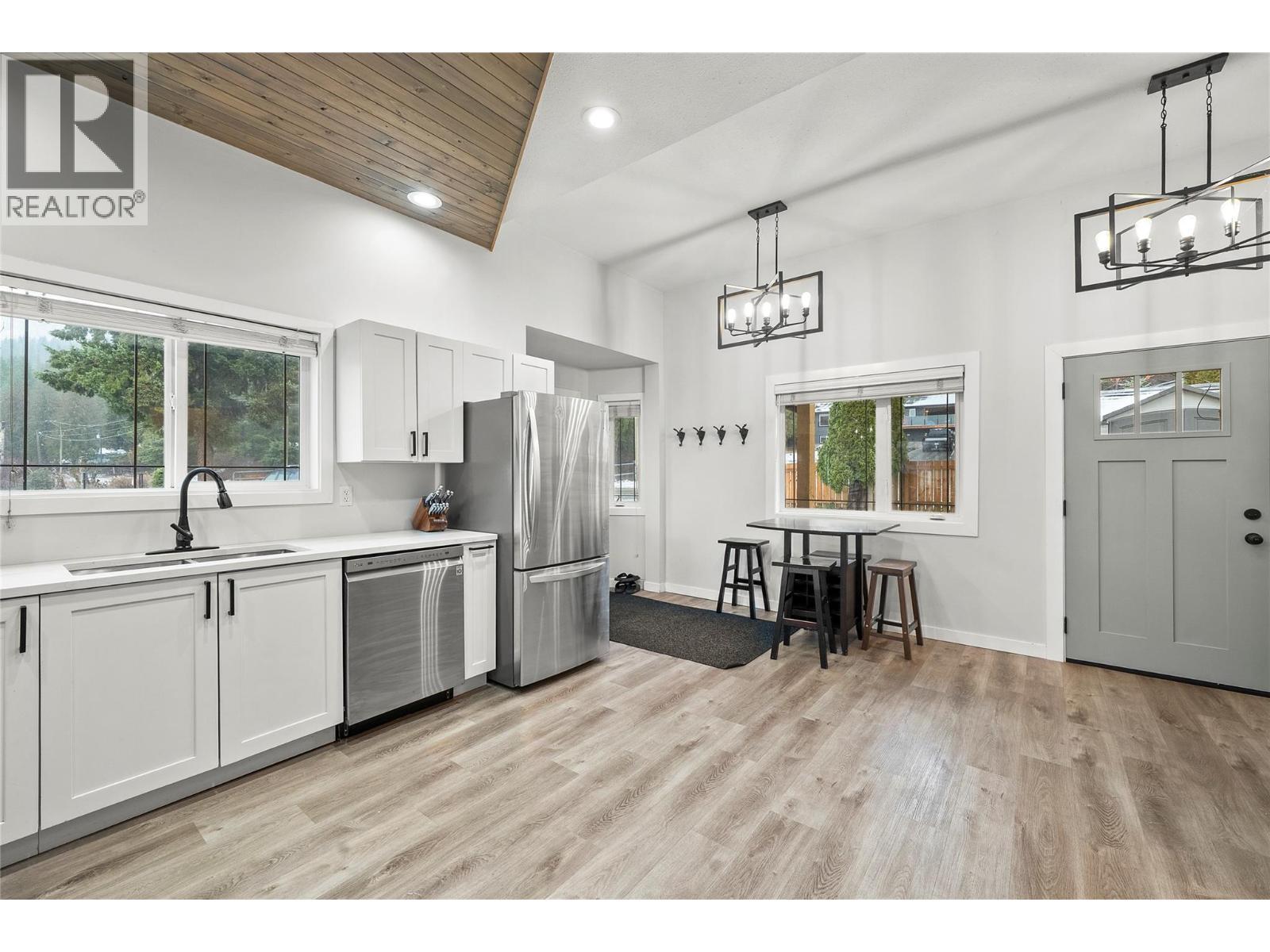2022 Eagle Bay Road, Blind Bay, BC - Indoor Photo Showing Kitchen