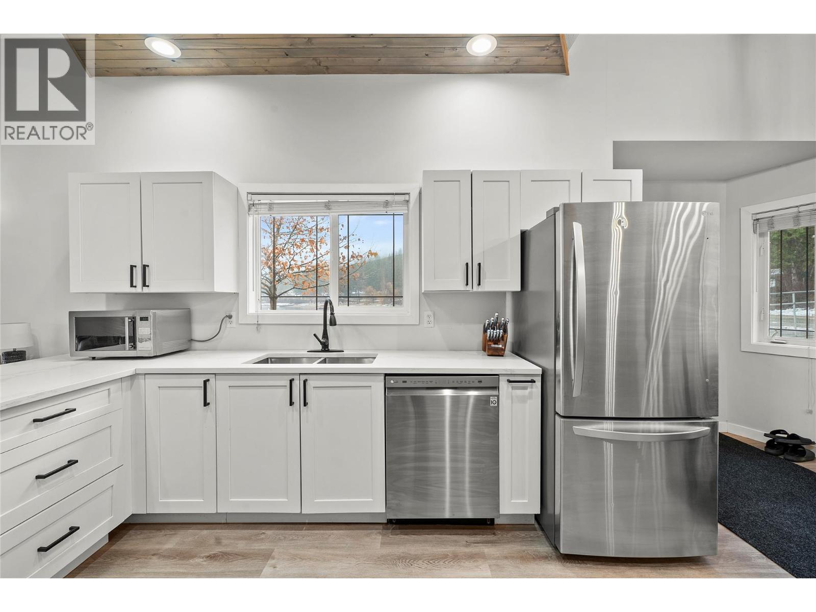 2022 Eagle Bay Road, Blind Bay, BC - Indoor Photo Showing Kitchen With Double Sink