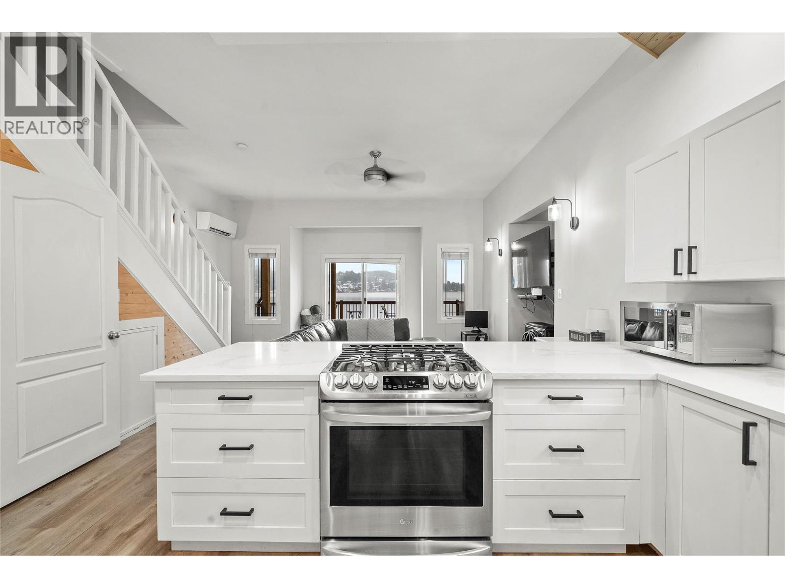 2022 Eagle Bay Road, Blind Bay, BC - Indoor Photo Showing Kitchen With Upgraded Kitchen