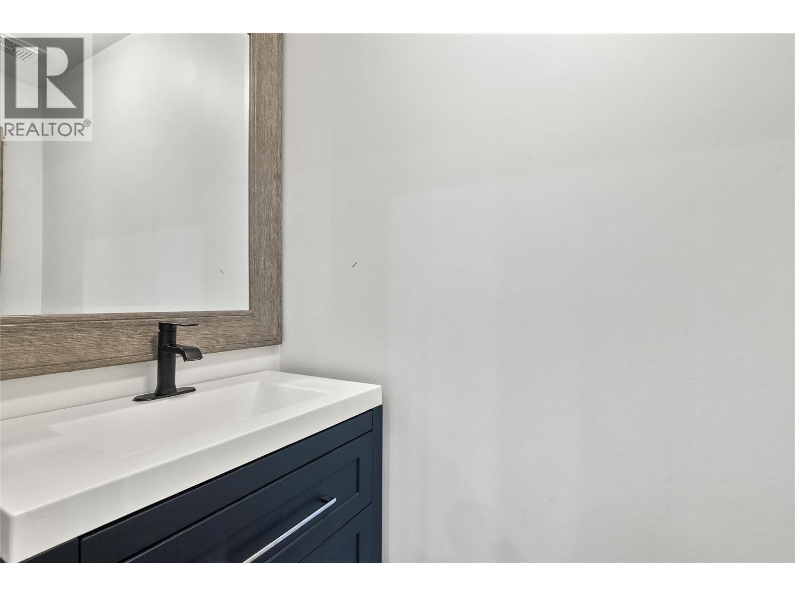 2022 Eagle Bay Road, Blind Bay, BC - Indoor Photo Showing Bathroom