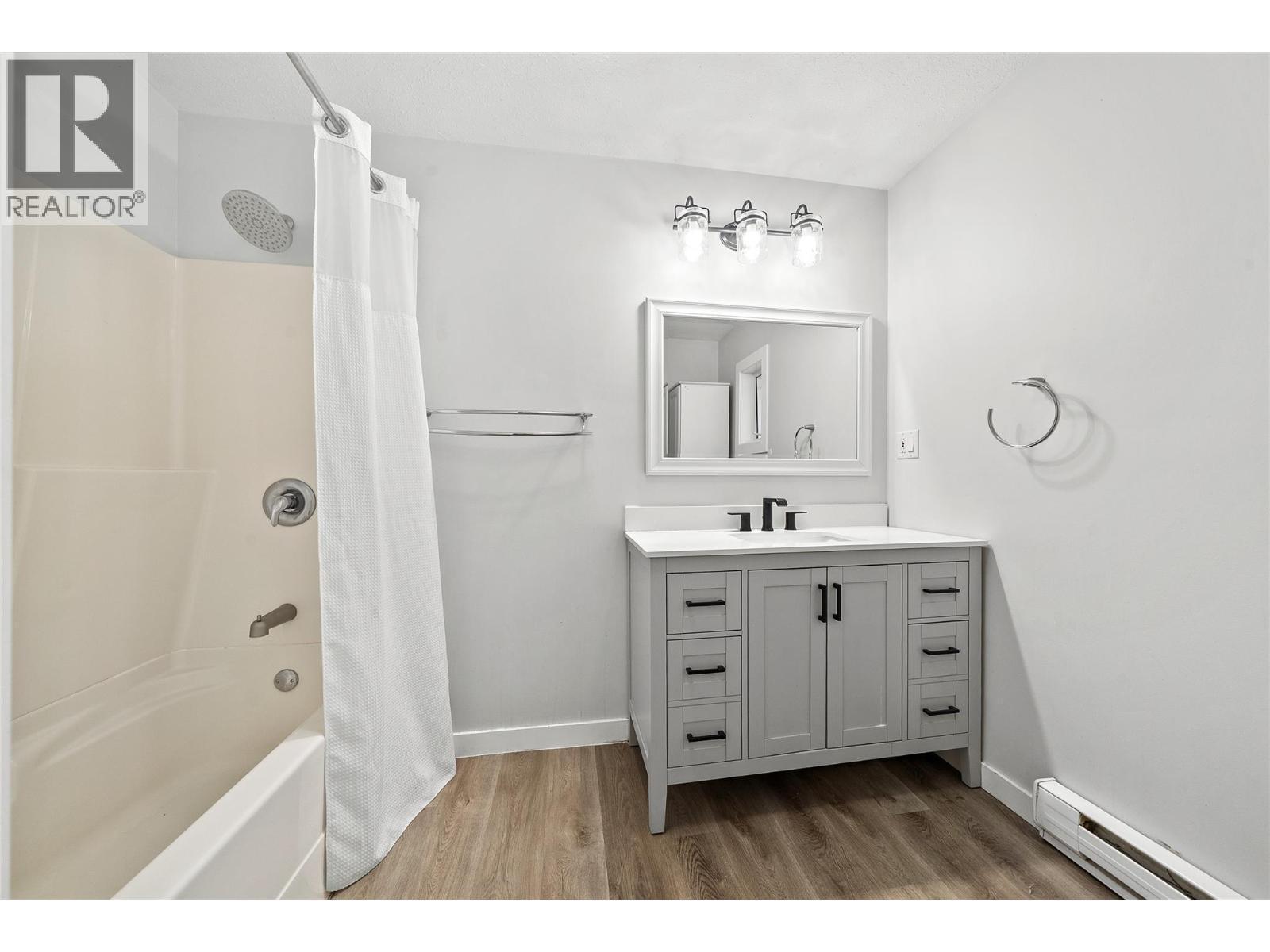 2022 Eagle Bay Road, Blind Bay, BC - Indoor Photo Showing Bathroom