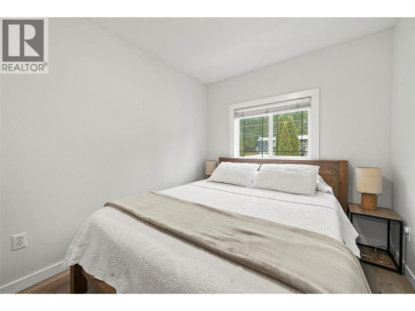 2022 Eagle Bay Road, Blind Bay, BC - Indoor Photo Showing Bedroom