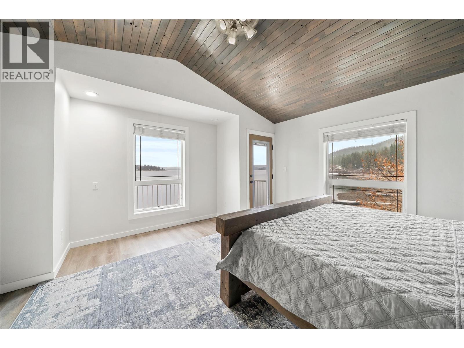 2022 Eagle Bay Road, Blind Bay, BC - Indoor Photo Showing Bedroom