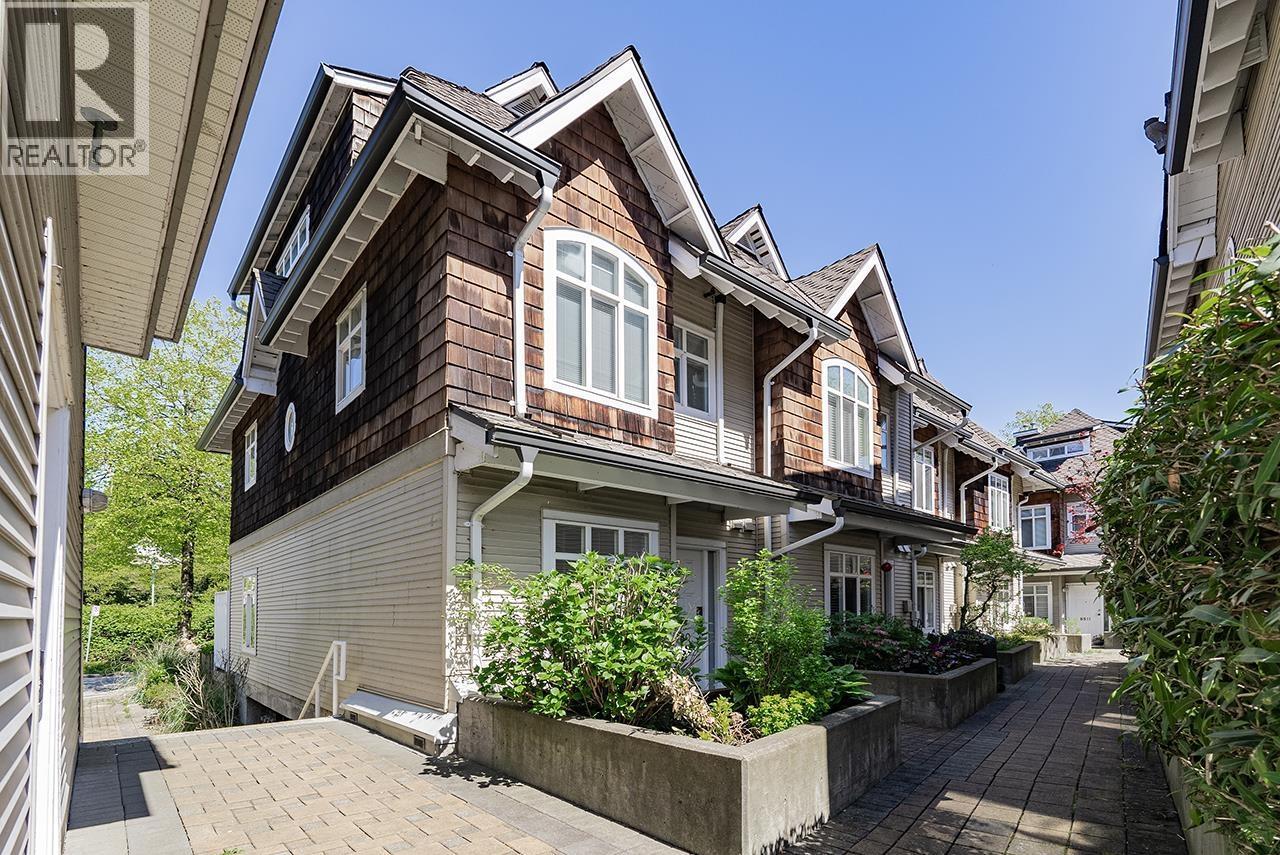 2880 E Kent Avenue South, Vancouver, BC - Outdoor With Deck Patio Veranda