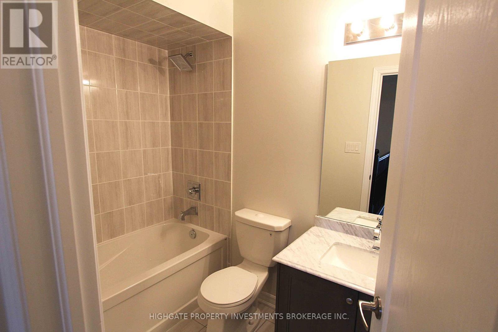 229 - 3905 Major Mackenzie Drive, Vaughan, ON - Indoor Photo Showing Bathroom