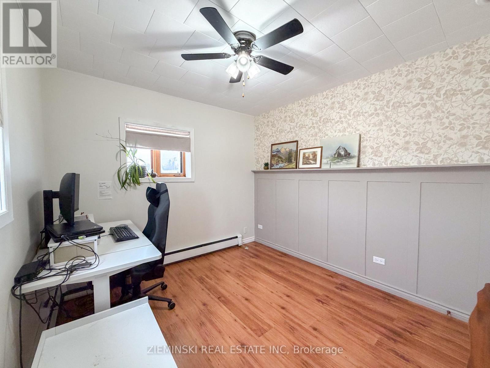 637 Montrock Street, Iroquois Falls, ON - Indoor Photo Showing Office