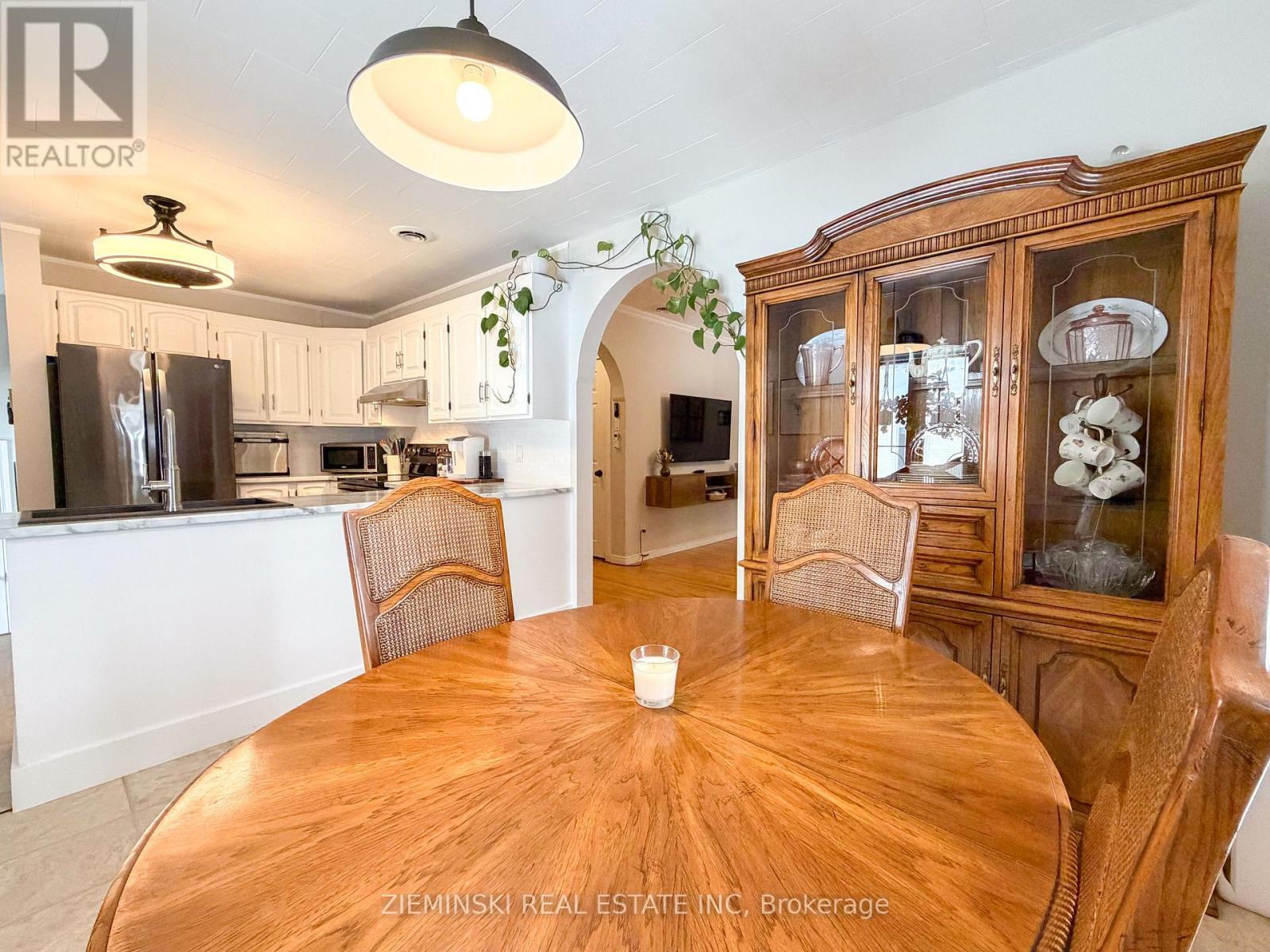 637 Montrock Street, Iroquois Falls, ON - Indoor Photo Showing Other Room