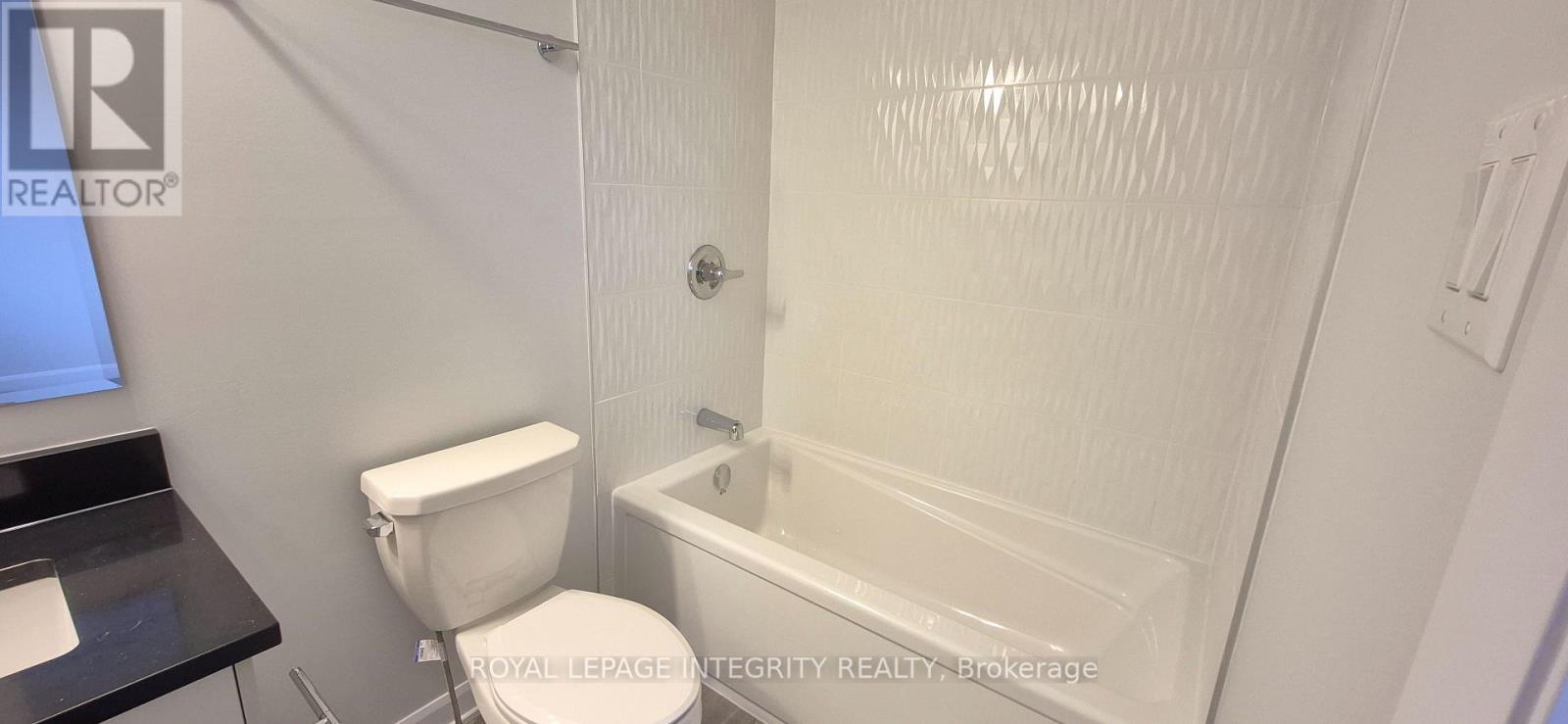 10 - 401 Glenroy Gilbert Drive, Ottawa, ON - Indoor Photo Showing Bathroom