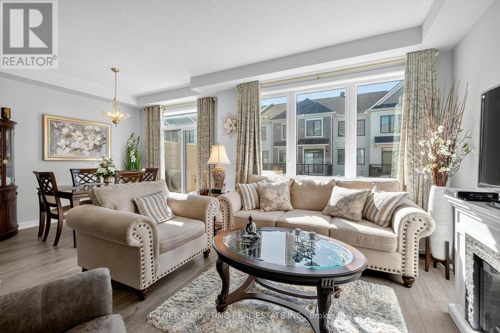 715 Hydrus Private, Ottawa, ON - Indoor Photo Showing Living Room