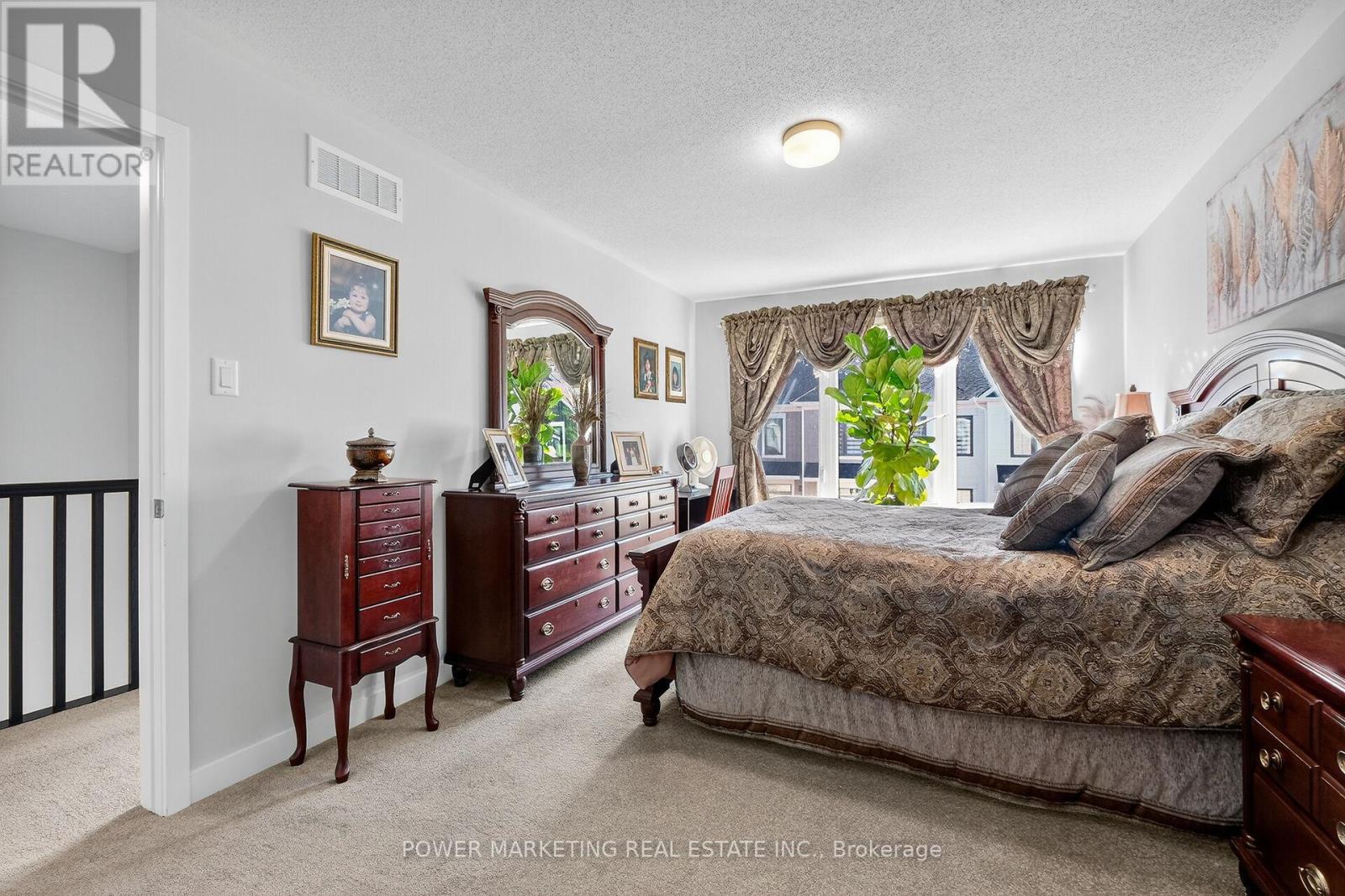 715 Hydrus Private, Ottawa, ON - Indoor Photo Showing Bedroom
