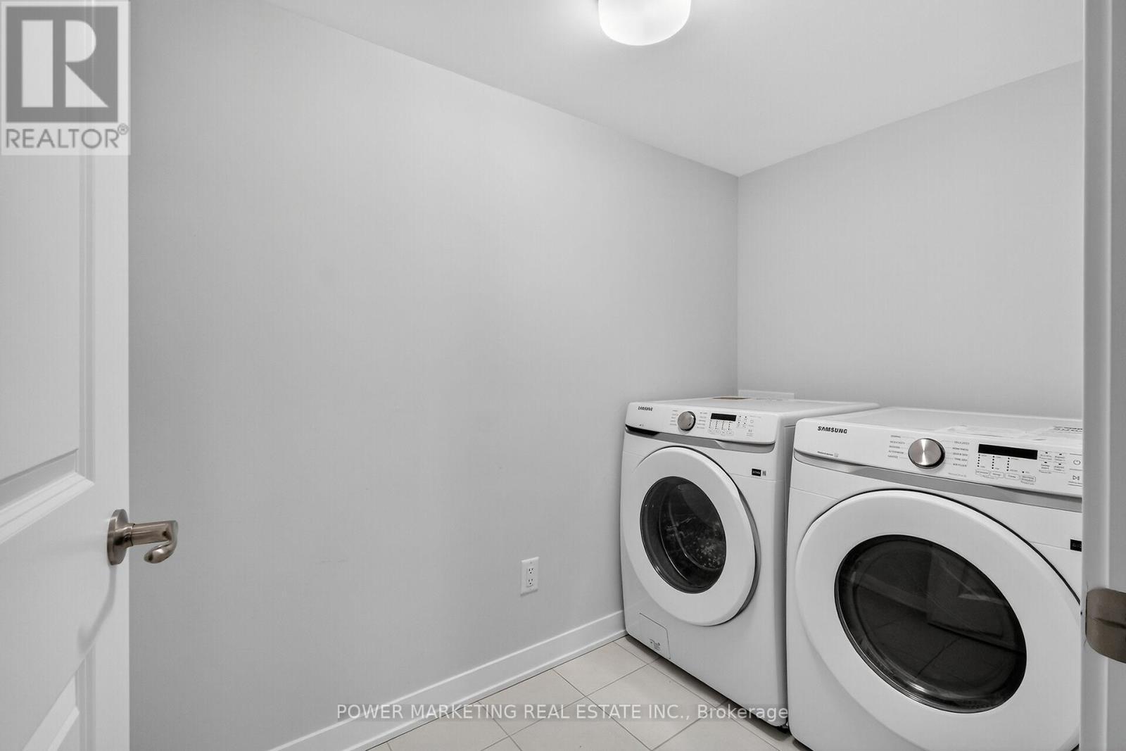 715 Hydrus Private, Ottawa, ON - Indoor Photo Showing Laundry Room
