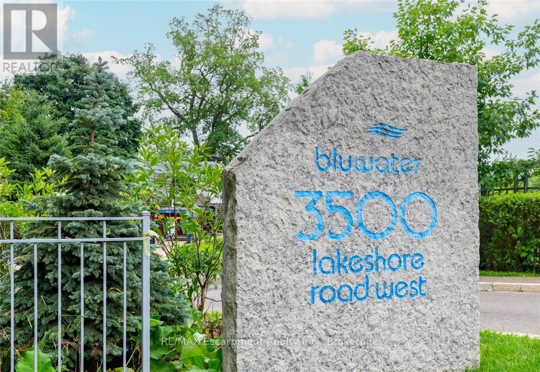 827 - 3500 Lakeshore Road W, Oakville (Br Bronte), ON - Outdoor With View