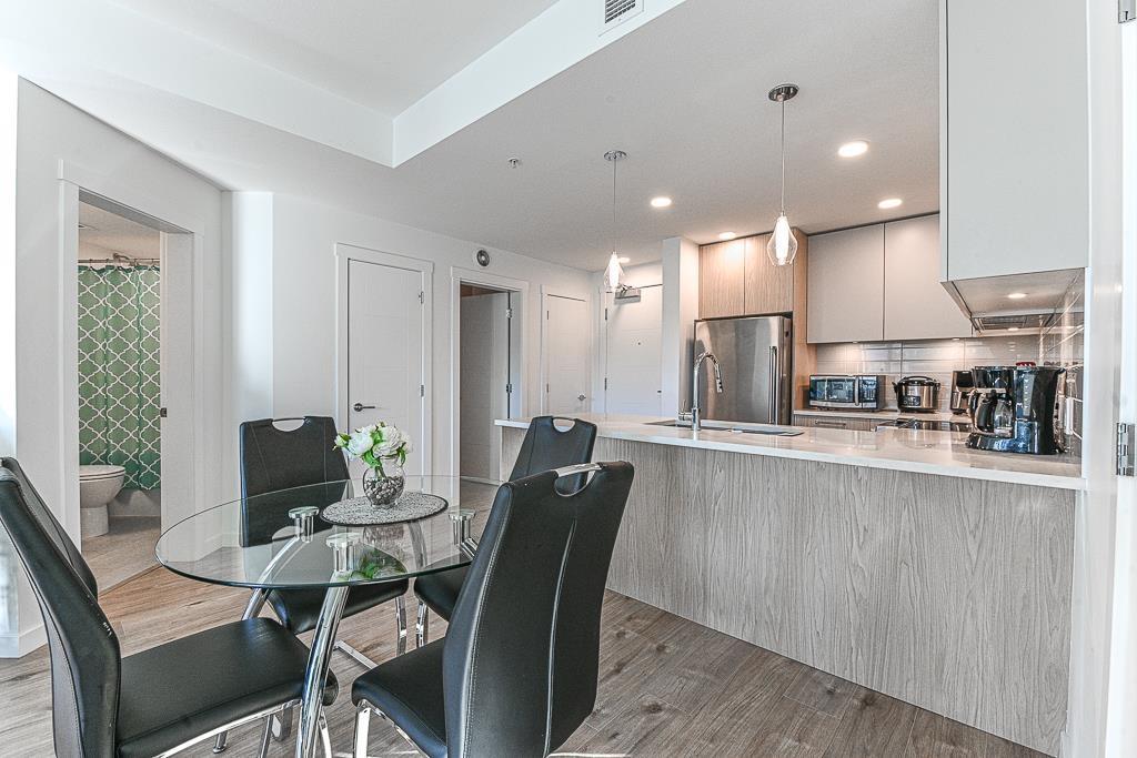 416 3182 Gladwin Road, Abbotsford, BC - Indoor Photo Showing Dining Room