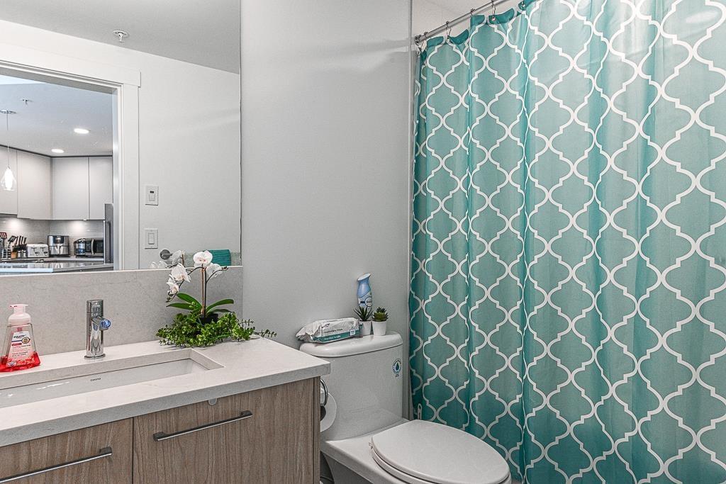 416 3182 Gladwin Road, Abbotsford, BC - Indoor Photo Showing Bathroom