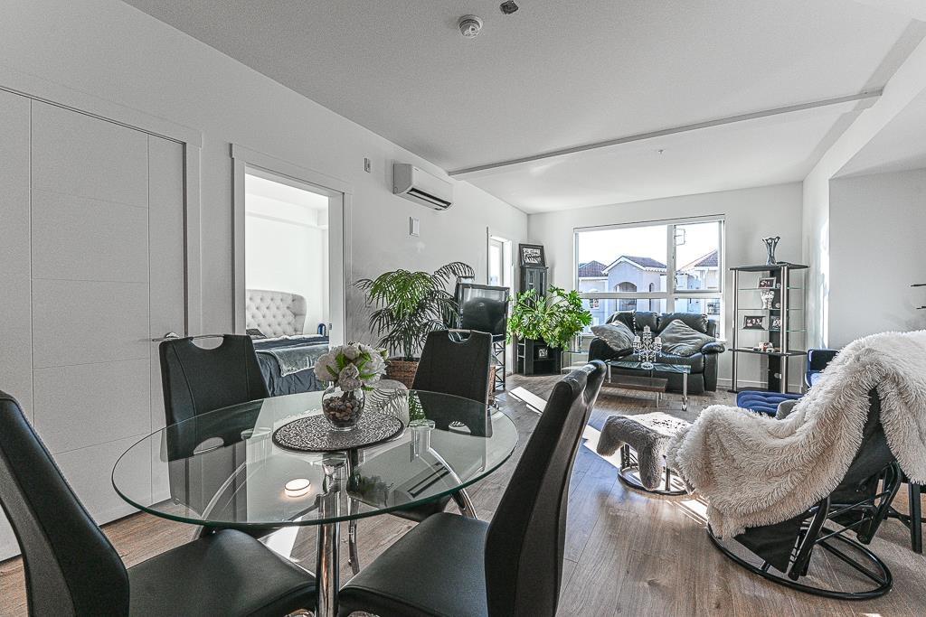 416 3182 Gladwin Road, Abbotsford, BC - Indoor Photo Showing Dining Room
