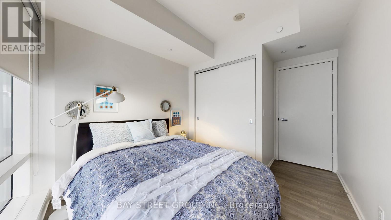 1701 - 1 Bloor Street E, Toronto, ON - Indoor Photo Showing Bedroom