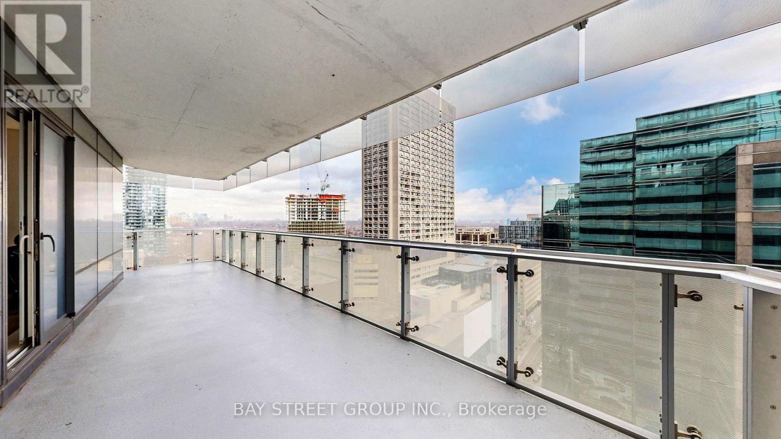 1701 - 1 Bloor Street E, Toronto, ON - Outdoor With Exterior