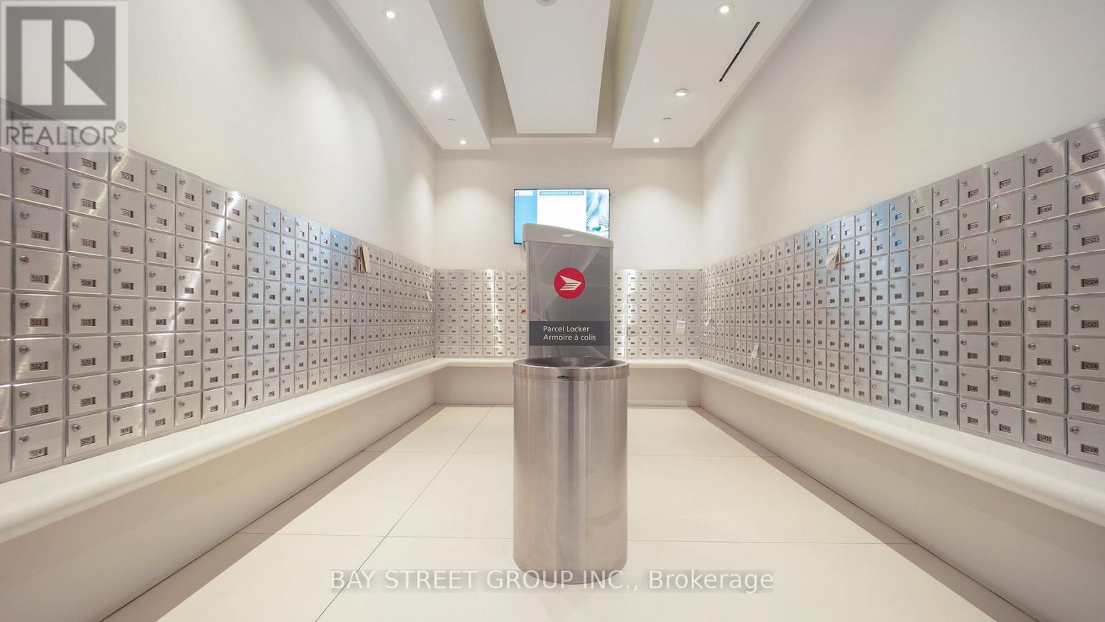 1701 - 1 Bloor Street E, Toronto, ON - Indoor Photo Showing Other Room