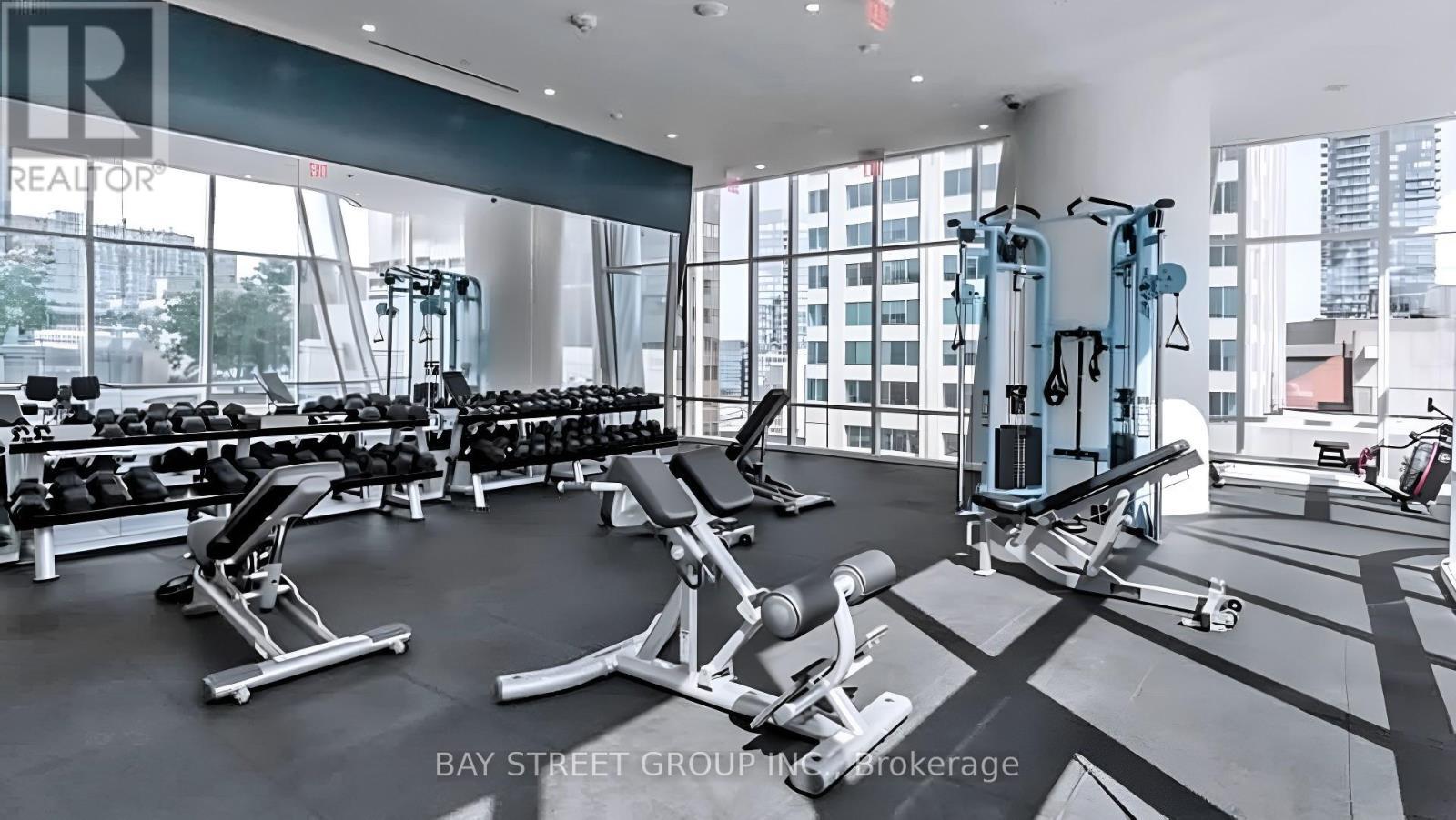 1701 - 1 Bloor Street E, Toronto, ON - Indoor Photo Showing Gym Room