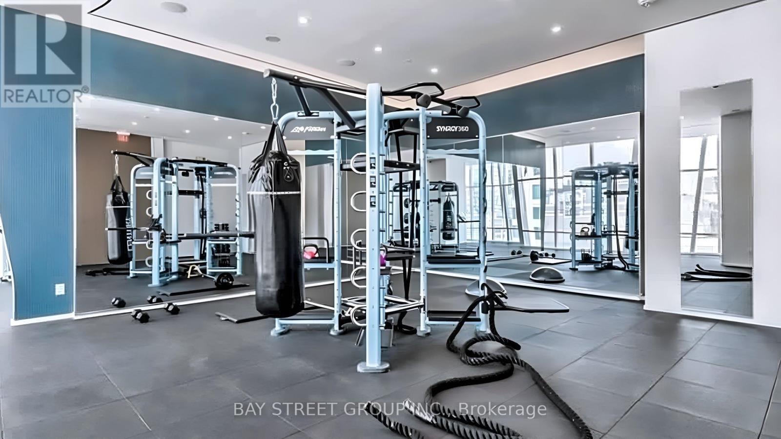 1701 - 1 Bloor Street E, Toronto, ON - Indoor Photo Showing Gym Room