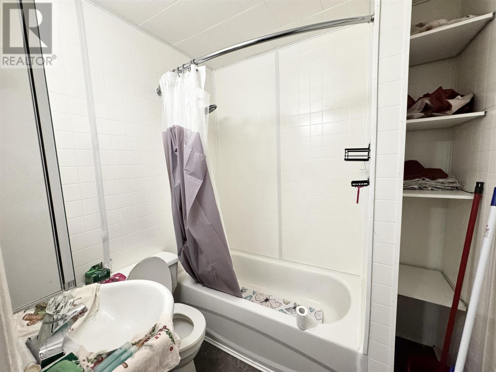 26 Connaught St, Chapleau, ON - Indoor Photo Showing Bathroom