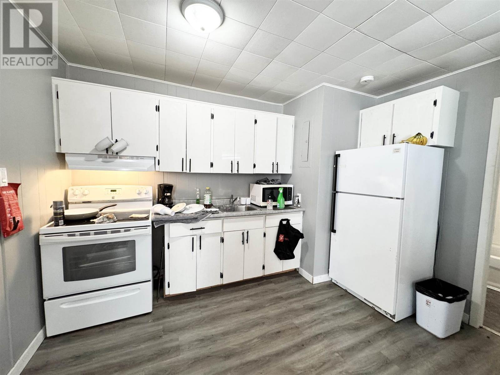 26 Connaught St, Chapleau, ON - Indoor Photo Showing Kitchen