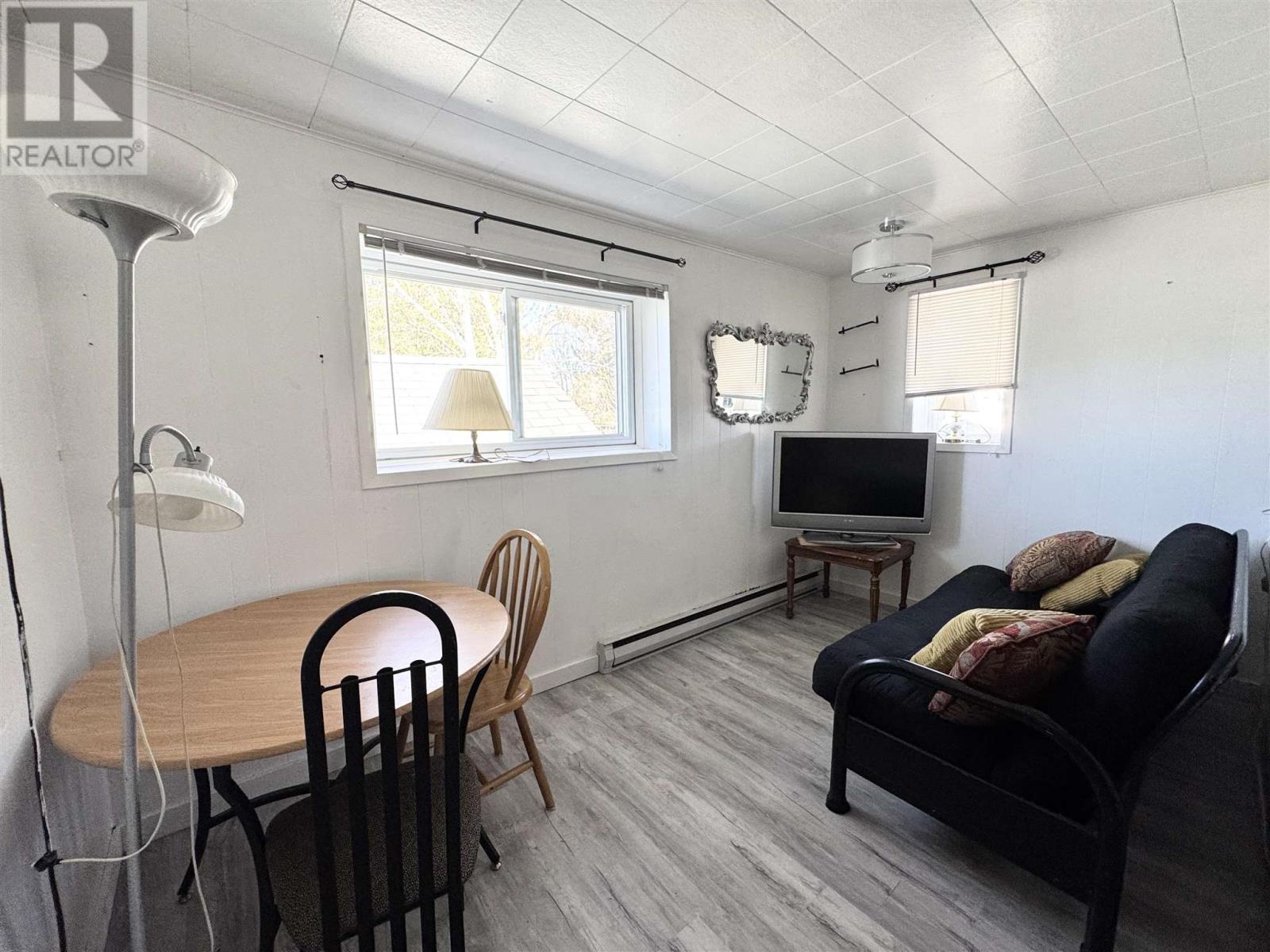 26 Connaught St, Chapleau, ON - Indoor