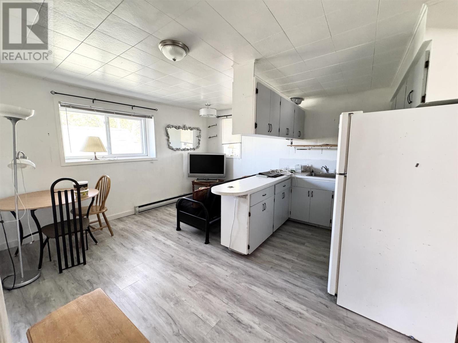 26 Connaught St, Chapleau, ON - Indoor