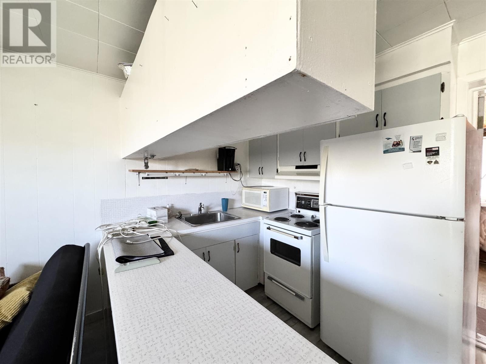 26 Connaught St, Chapleau, ON - Indoor Photo Showing Kitchen