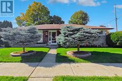 14 DALEHURST AVENUE Toronto, ON M1G 2X8