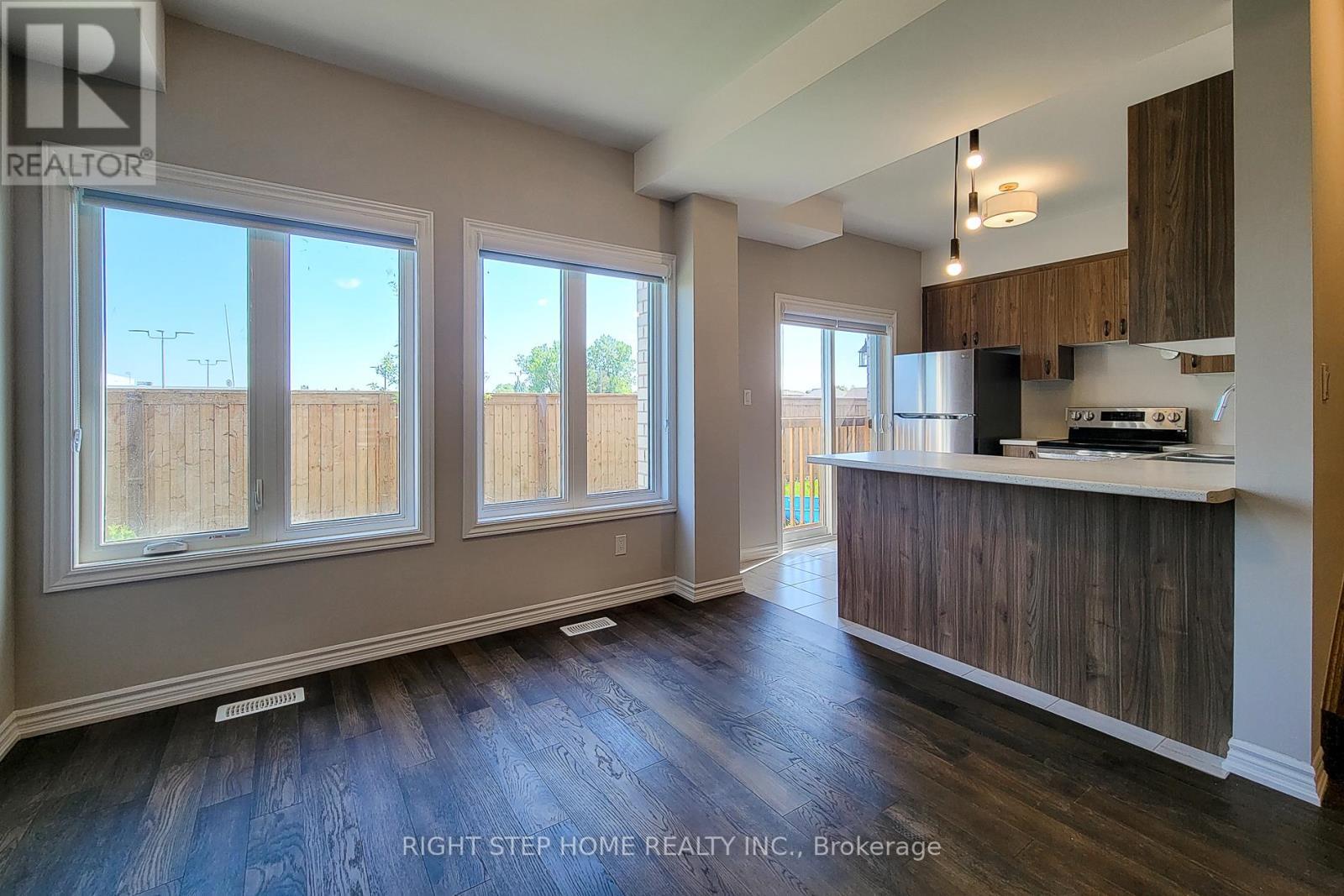 9 Mann Trail, Welland, ON