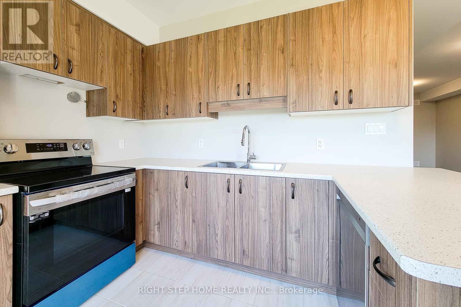 9 Mann Trail, Welland, ON