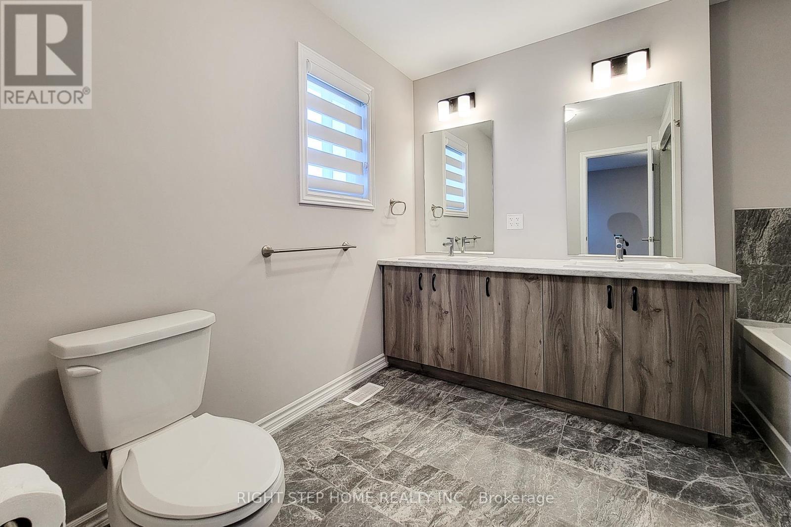 9 Mann Trail, Welland, ON