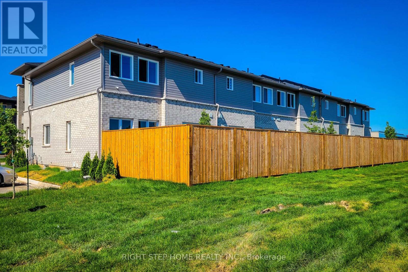 9 Mann Trail, Welland, ON