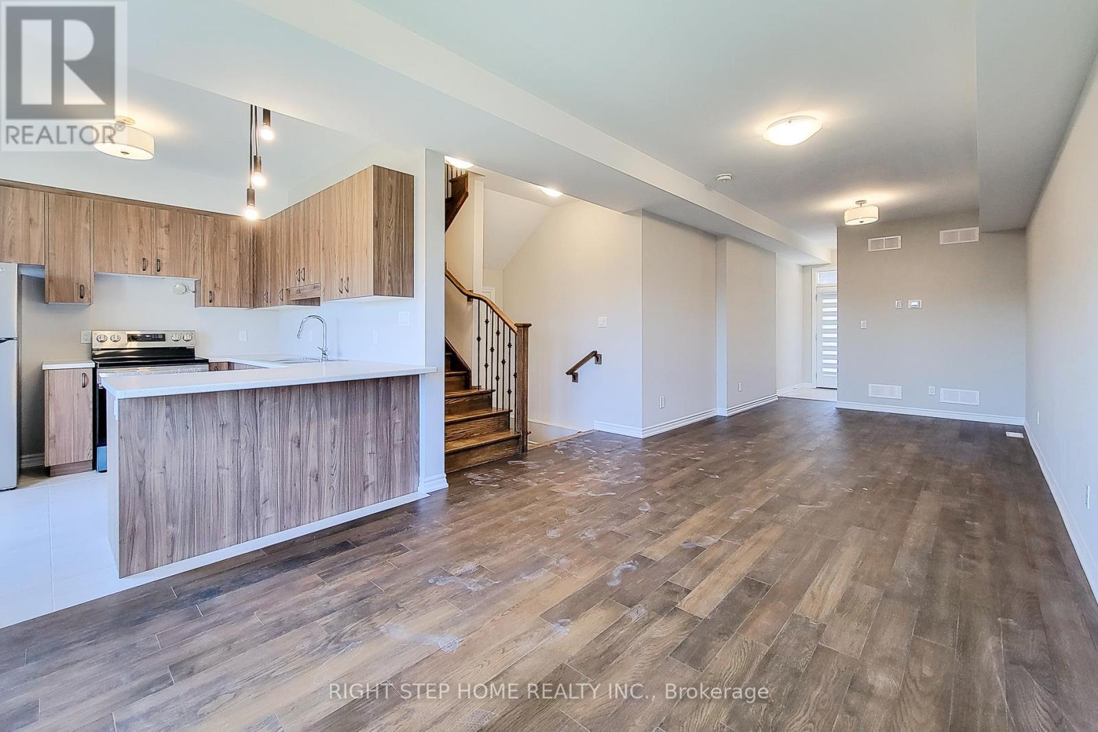 9 Mann Trail, Welland, ON