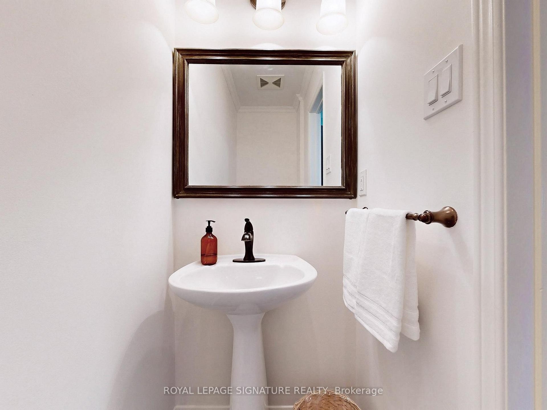 48 Millcroft Way, Vaughan, ON - Indoor Photo Showing Bathroom