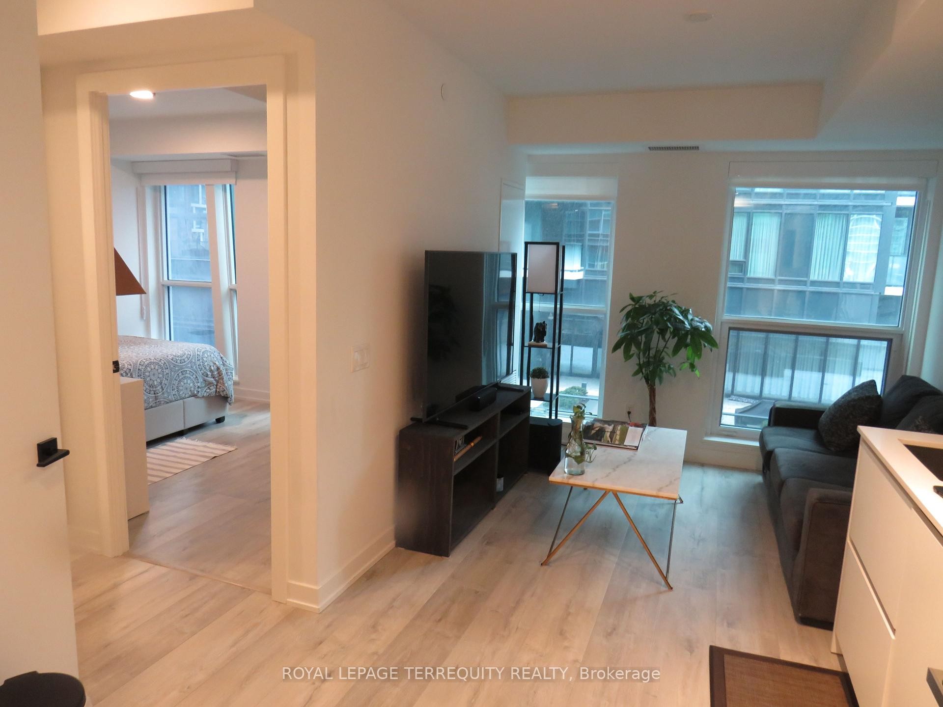 805-327 King Street W, Toronto, ON - Indoor