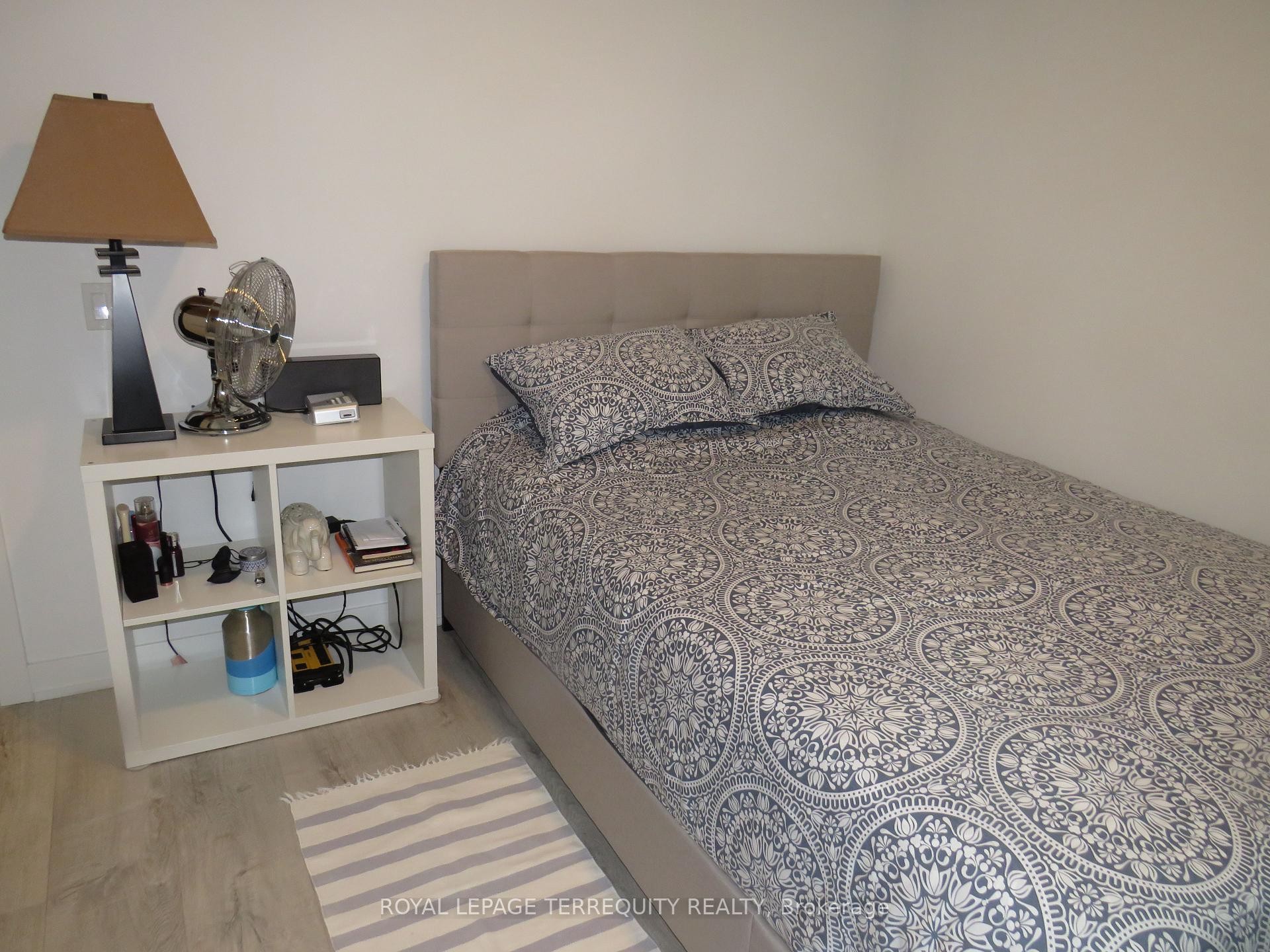 805-327 King Street W, Toronto, ON - Indoor Photo Showing Bedroom