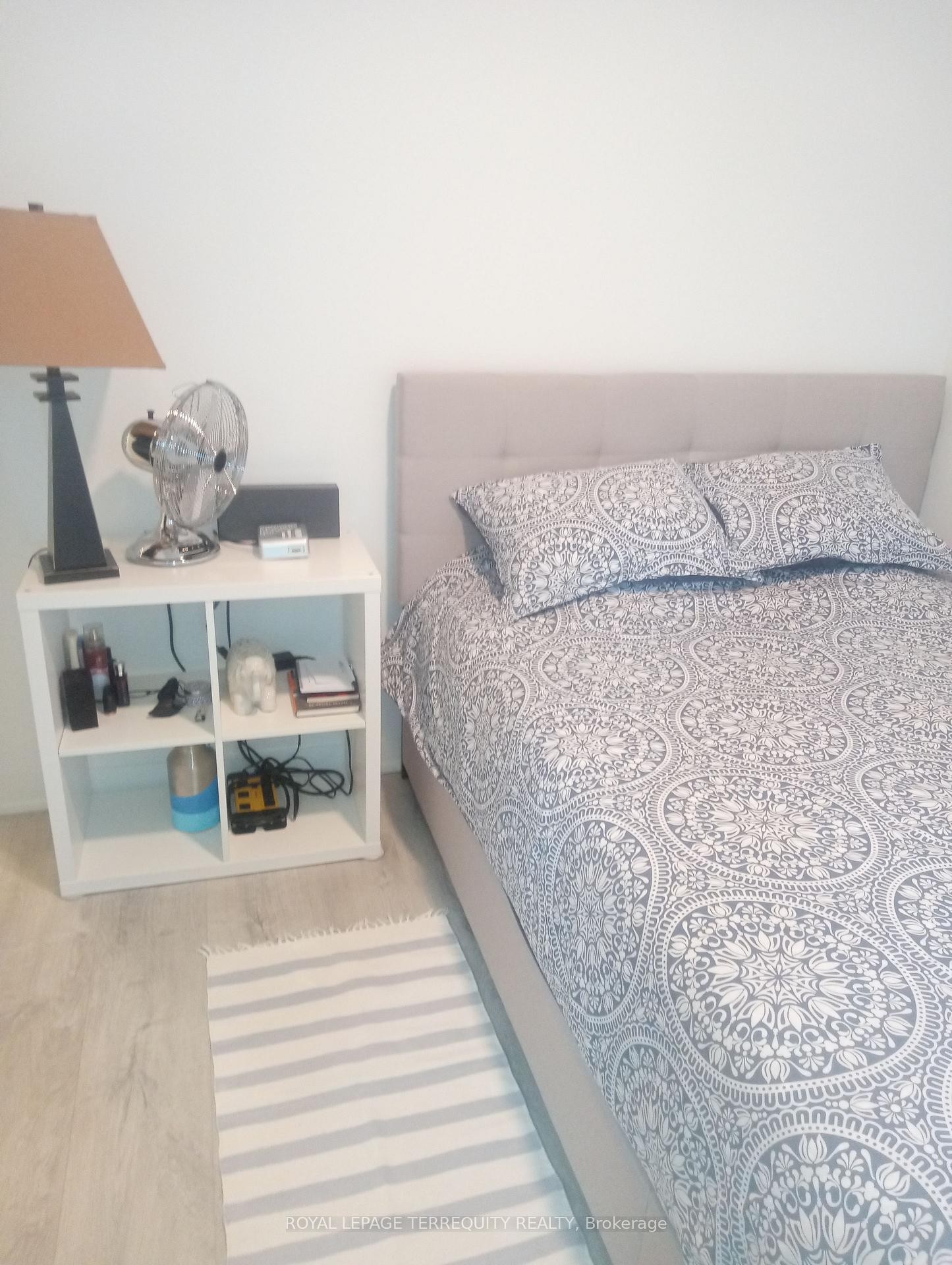 805-327 King Street W, Toronto, ON - Indoor Photo Showing Bedroom